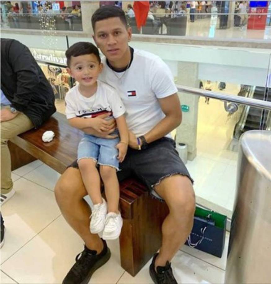 Bryan Moya, delantero hondureño que ha militado en el Zulia FC de Venezuela y suena para el Rionegro Águilas de Colombia, se encuentra en el país pasando las vacaciones navideñas.