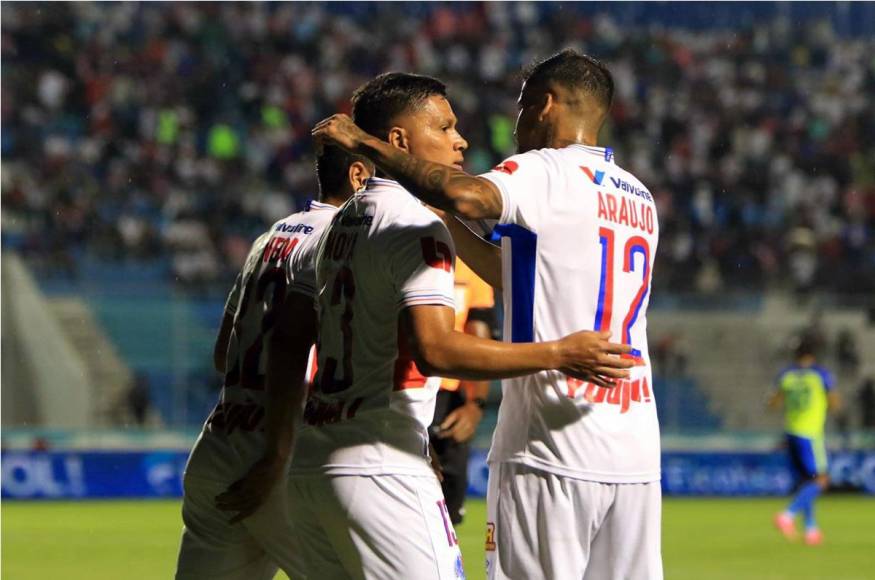 ’La Bestia’ Moya celebró su tercer gol del Torneo Apertura 2023 con el Olimpia.