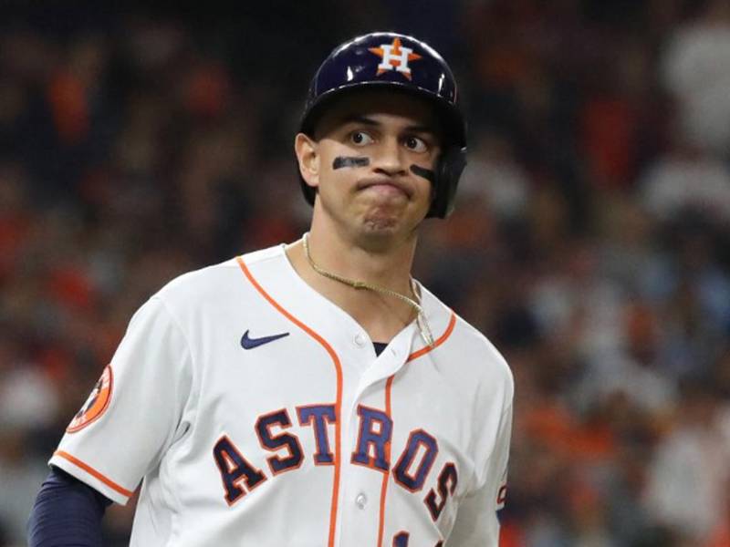 Mauricio Dubón tuvo tres turnos al bate ante los Rangers.