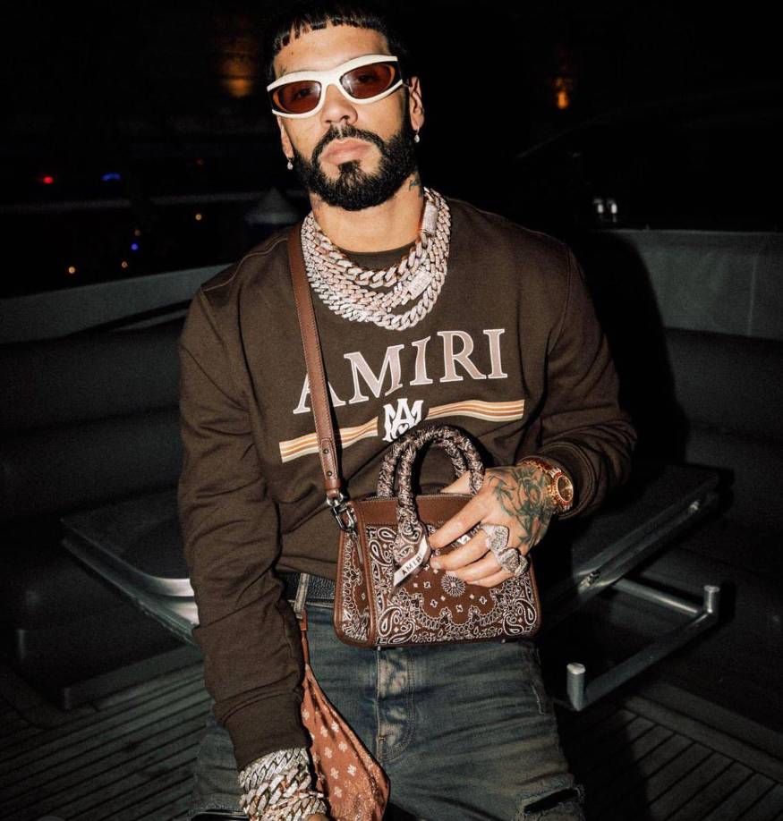 A través de una historia de Instagram, Anuel le respondió a Arcángel diciéndole que él no es competencia y tampoco negocio.