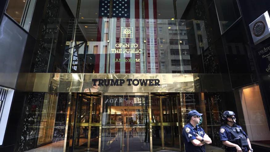 Trump deberá hipotecar o vender con descuentos para pagar fianza de 464 millones