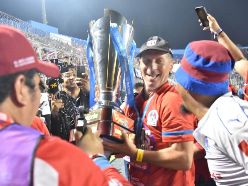La prensa internacional y hondureña se ha pronunciado luego que el Olimpia se consagró bicampeón de Honduras. Pedro Troglio se lleva todos los elogios a nivel mundial.