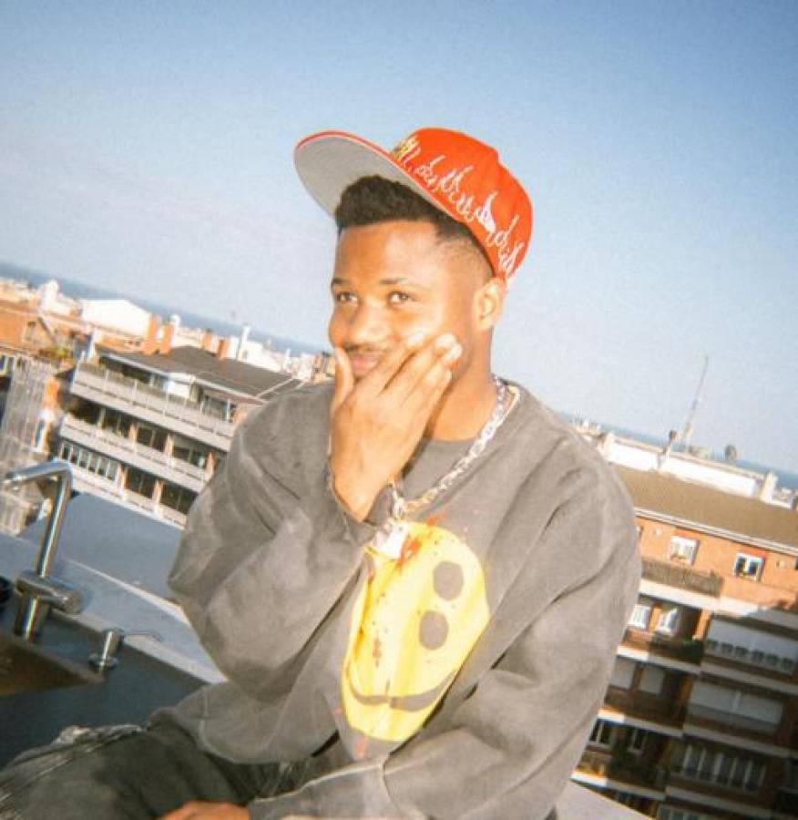 Futbolistas del Barcelona fueron captados en un yate lleno de mujeres