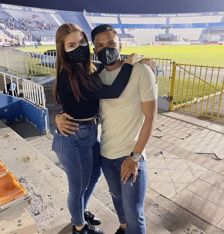 Denil Maldonado: El defensor hondureño tiene como pareja sentimental a la joven Iving Bruni.