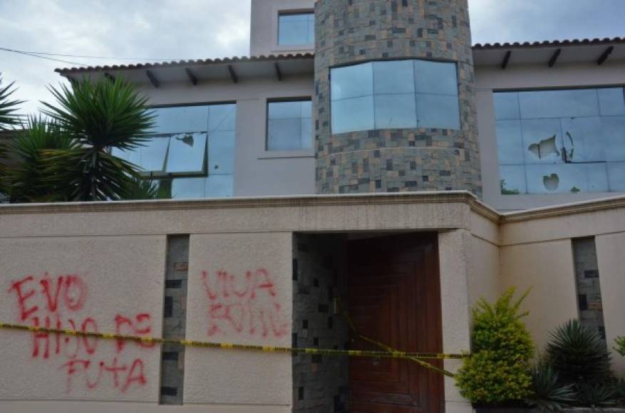 Saquean residencia de Evo Morales en Cochabamba tras violenta noche en Bolivia