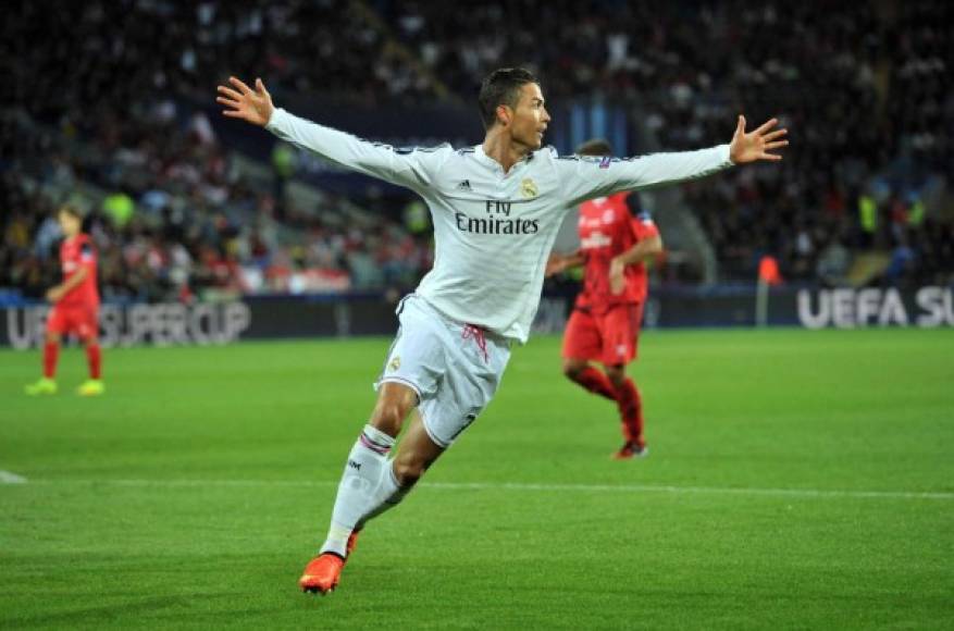 Letal. En agosto de 2014, Cristiano Ronaldo anotó el doblete con el que Real Madrid ganó 2-0 a Sevilla en la final de la Súper Copa de Europa.