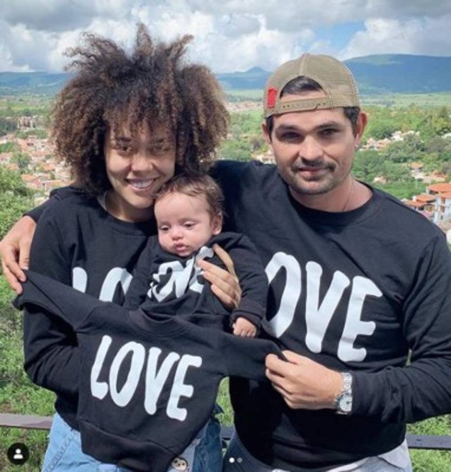 Esta situación dejó devastada a la pareja, pero al parecer sobre todo al actor quien en las recientes imágenes compartidas en su Instagram luce con la mirada triste.