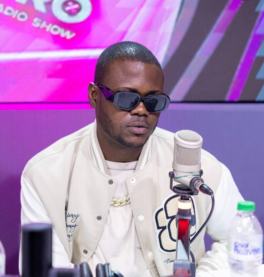 Cabe señalar que, la incursión de Key Key en ese programa radial hasta fue objeto de memes en las redes sociales.