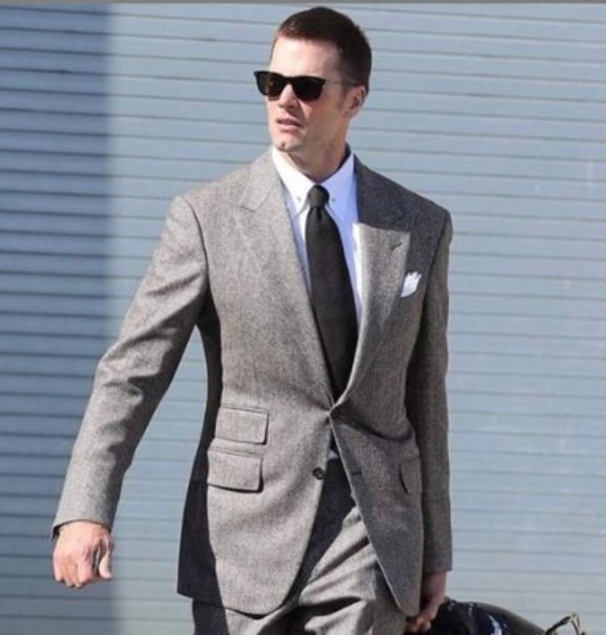 Brady fue galardonado por la revista Sports Illustrated como Deportista del año en 2005.<br/><br/>También ayudó a marcar el récord de la racha consecutiva más larga de la historia de la NFL, con veintiún triunfos en dos temporadas.