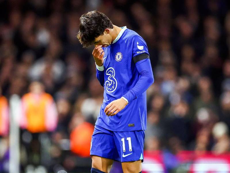 Joao Felix abandonó el campo cabizbajo y triste por su expulsión ante el Fulham.