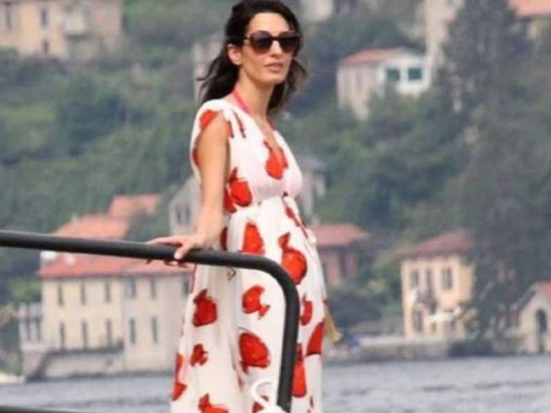 Amal Alamuddin novia de Goerge Clooney podría estar embarazada.