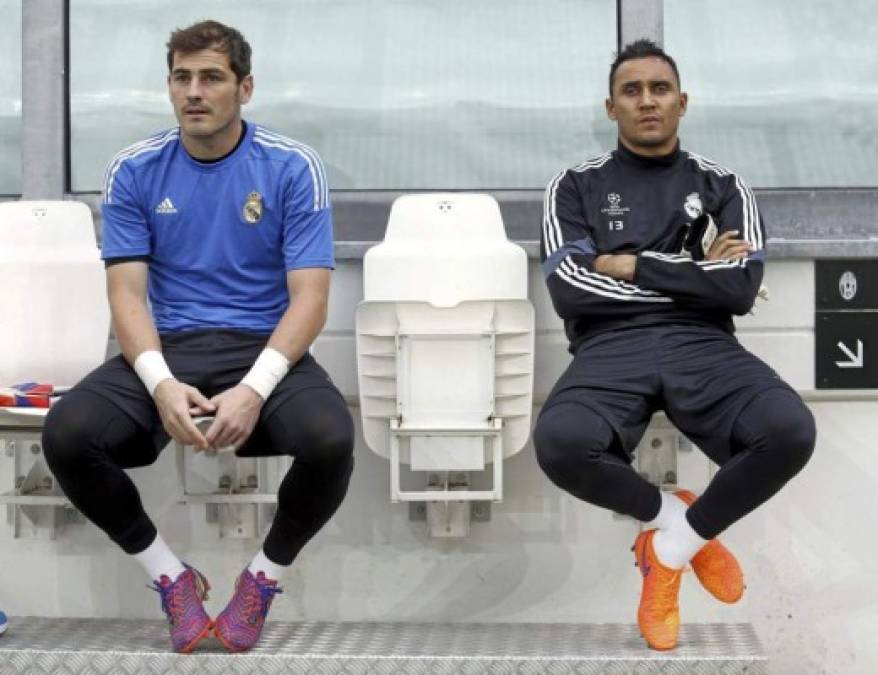 Iker Casillas - Keylor Navas únicamente coincidió con el histórico portero español durante la temporada 2014-15. Ahí el tico comenzó a ganarse la titularidad, aunque Casillas ya tenía contemplada su salida del Real Madrid.