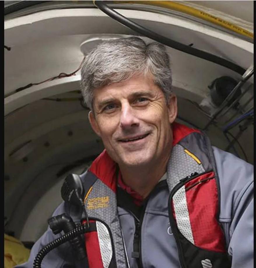 Wendy Rush, nacida como Wendy Hollings Weil, se casó con el ingeniero y empresario Stockton Rush en 1986. Desciende de la hija de Isidor e Ida Straus, Minnie, quien se casó con el Dr. Richard Weil en 1905. El hijo de ambos, Richard Weil Jr. se convirtió en presidente de los almacenes Macy´s de New York, y tuvo un hijo,<b> el Dr. Richard Weil III, el padre de Wendy Rush</b>, tal y como ha dado a conocer el diario <i>The New York Times .</i><i></i>