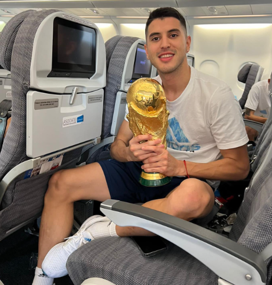 “Hay que aprender a vivir y dejar vivir. Yo entro a mi casa por la puerta, no por la ventana, y no tengo que saltar ningún portón”, fue parte del mensaje que dejó la joven.