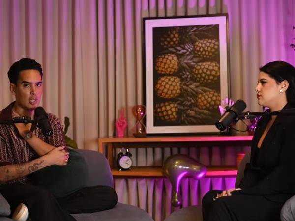 Un tal Fredo y Mayra Alejandra conversan en uno de los podcast más esperado por los internautas.