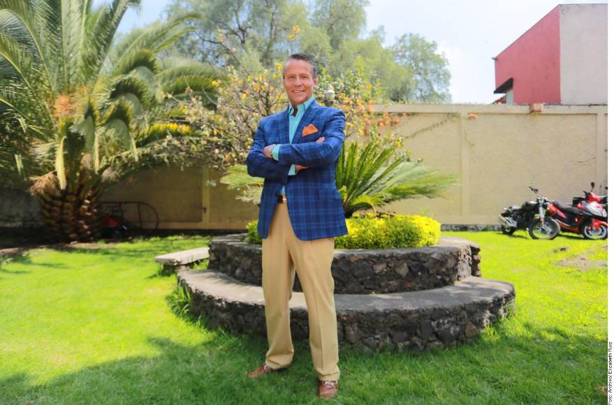 Así se veía Alfredo Adame cuando era galán de novelas