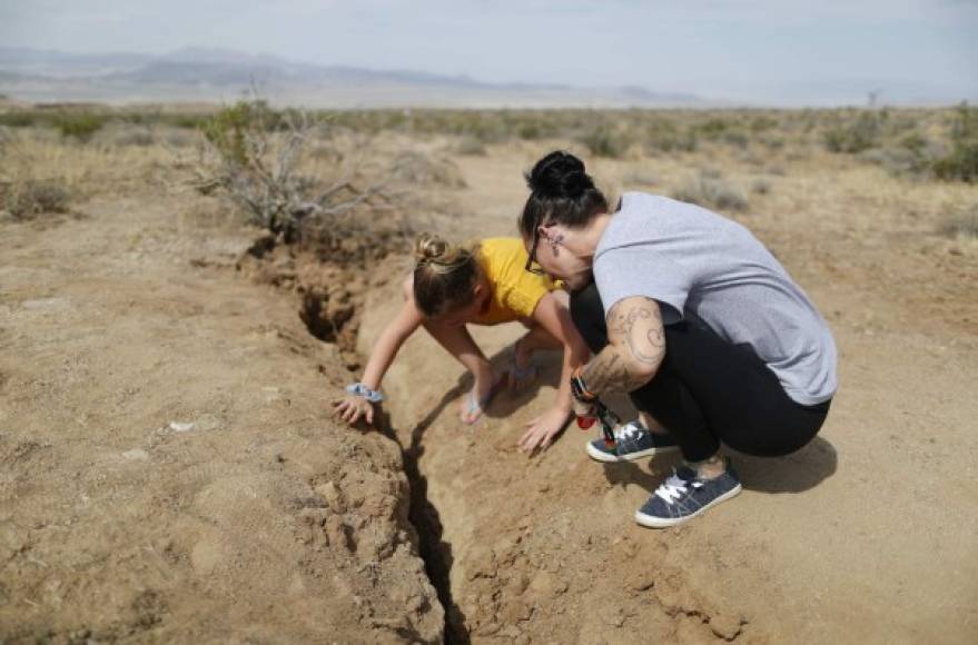 Los residentes del sur de California se preparan para el denominado 'The Big One', un mega terremoto en la falla de San Andrés que podría devastar gran parte del Estado Dorado, según han vaticinado varios expertos en los últimos años.