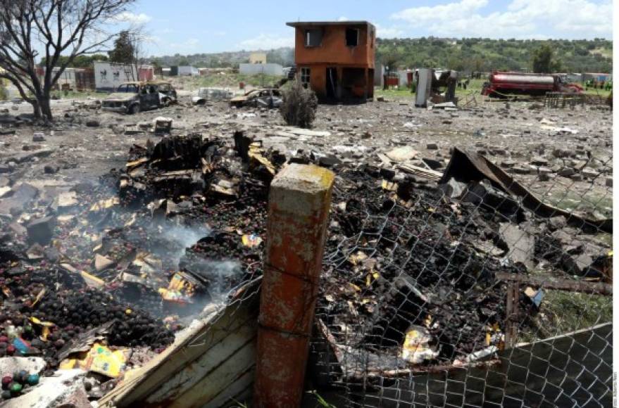 Apenas el 6 de junio pasado, un estallido dejó siete muertos, aunque el más dramático ocurrió el 20 de diciembre de 2016, cuando una explosión en el principal mercado de pirotecnia dejó 42 muertos. Imagen de diario Reforma