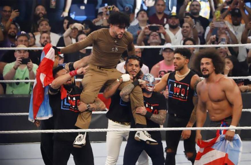 Bad Bunny causa revuelo tras increíble “pelea callejera” en la WWE