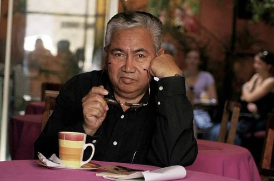 José Adán Castelar. Nació el 9 de abril de 1941 en la ciudad de La Ceiba, departamento caribeño de Atlántida, donde se inició como escritor en 'La Voz Convocada', un grupo de poetas y escritores caribeños, y sus últimos años vivió en Tegucigalpa, la capital hondureña. Murió el 25 de diciembre de 2017.<br/><br/>