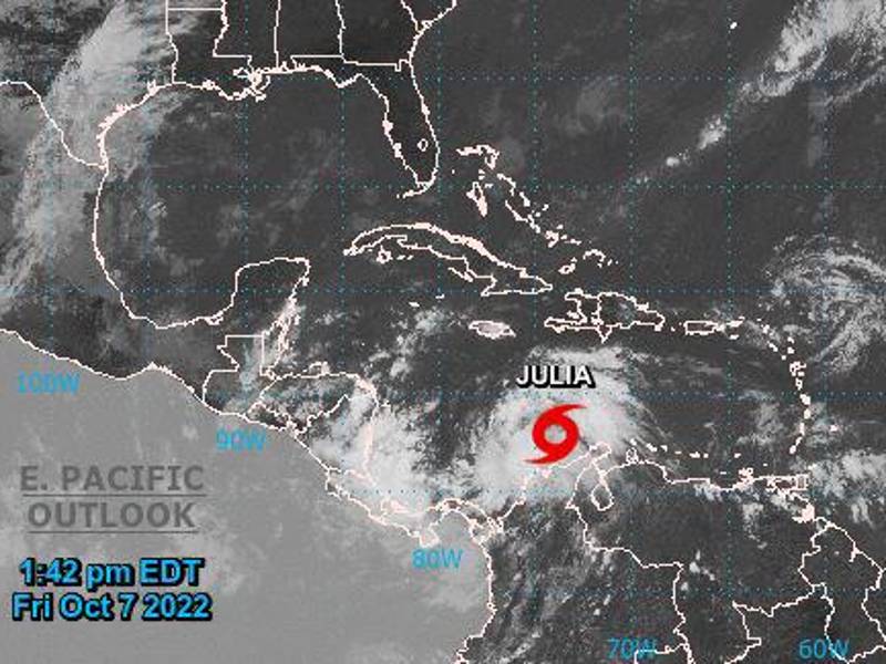 La trayectoria de la tormenta tropical, Julia es directa hacia Centroamérica.