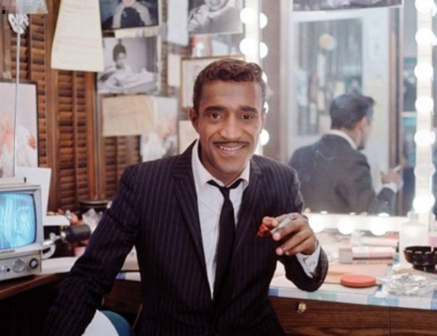 Sammy Davis Jr. (1925-1990)<br/><br/>El cantante estadounidense se unió a la Iglesia de Satanás después de asistir a una fiesta que resultó ser una reunión satánica en 1968.<br/><br/>MIRA: <a href='https://www.laprensa.hn/inicio/1076495-411/famosos-ateos-que-no-creen-en-dios-religion-semana-santa' style='color:red;text-decoration:underline' target='_blank'>Los famosos que no creen en Dios</a>