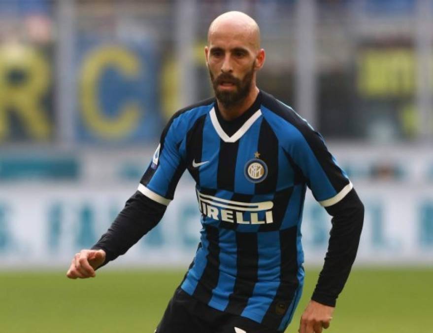 Borja Valero - Tuttosport informa que el centrocampista español saldrá del Inter de Milán en verano. Con 35 años, acaba contrato y en la prensa italiana ya busca un recambio para Antonio Conte. Suena el mediocentro Manuel Locatelli, del Sassuolo.