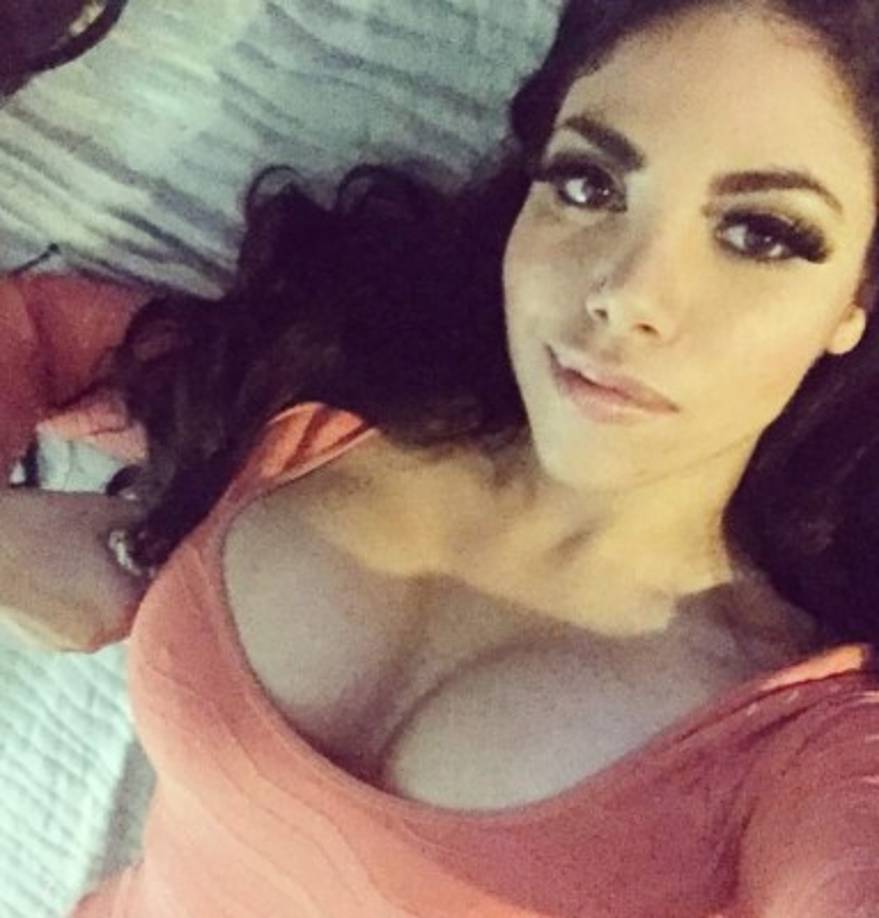 Claudia es una de las mujeres más hermosas que podemos encontrar en los medios.