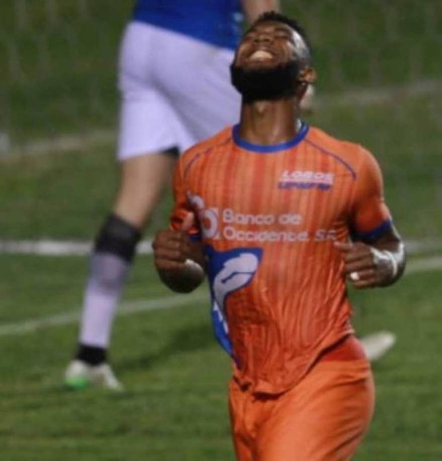 Jorge Benguché: El delantero de la UPNFM anotó dos goles en la victoria de 3-1 ante Honduras Progreso; el atacante es el líder de goleo en la primera jornada.