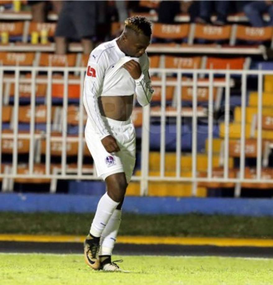 Kevin Álvarez se convirtió en el villano del clásico.