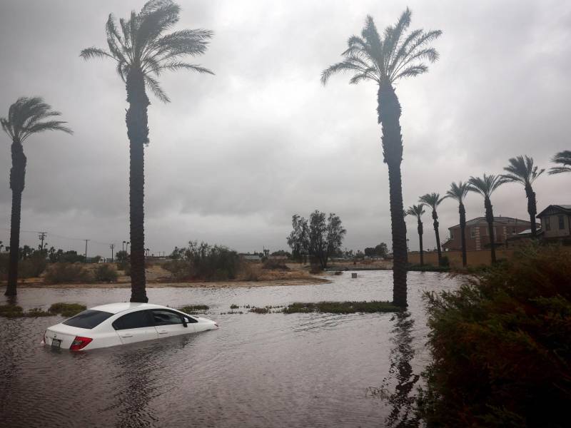 Hilary dejó severas inundaciones en el suroeste de California tras azotar con fuertes lluvias desde la tarde del domingo.