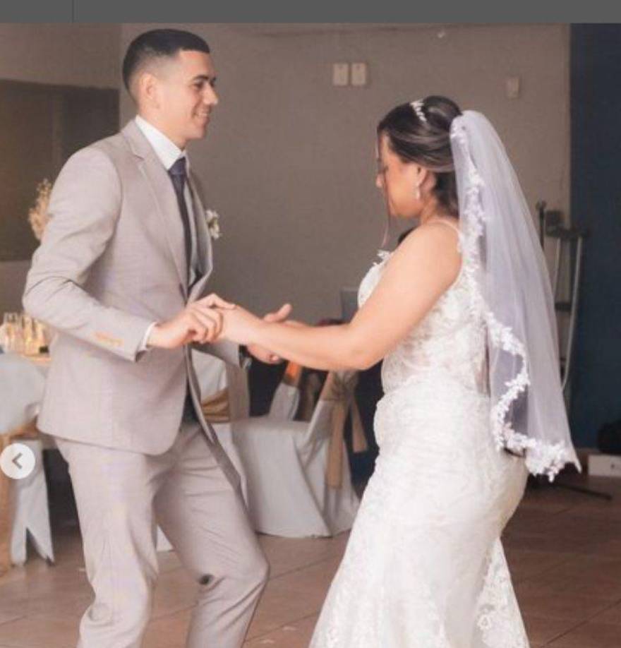 Edwin Maldonado contrajo matrimonio. El volante tiene como esposa a la bella joven Alejandra Lezama.