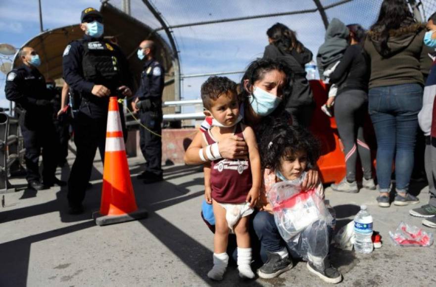 Un total de 149 migrantes de origen centroamericano fueron deportados de Estados Unidos a través del puente internacional Paso del Norte-Santa Fe, en la mexicana Ciudad Juárez, en el estado de Chihuahua, informaron medios locales.