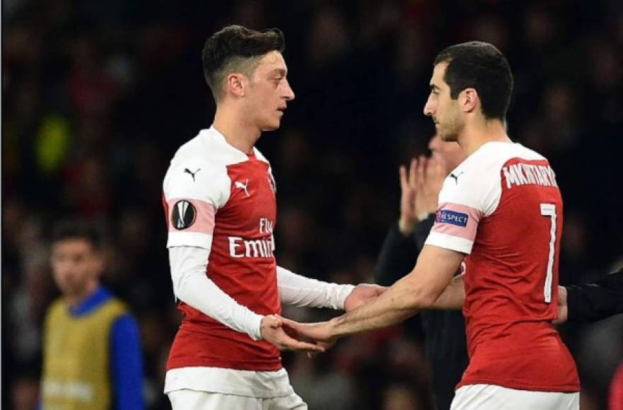 Según apunta The Sun, el Arsenal tiene previsto vender a algunos jugadores de peso para reestructurar la plantilla. Henrikh Mkhitaryan, Shkodran Mustafi y Mesut Özil están en la puerta de salida, tanto por ser tres de los que cuentan con salarios más altos como por sus respectivos rendimientos con el equipo.