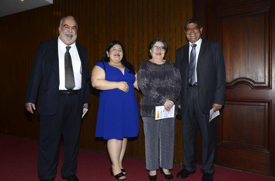 Quique Zablah, Keila Bográn y Waldina Bográn y Edgardo Villalobos