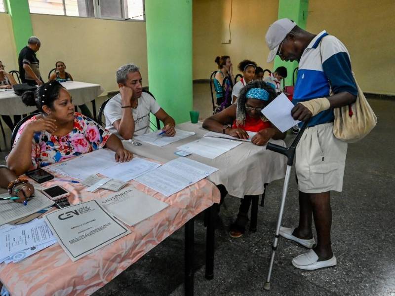 Las votaciones e comenzaron a desarrollar desde tempranas horas del domingo.