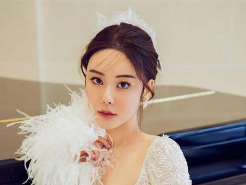 El ex esposo, ex cuñado y el ex suegro de la modelo Abby Choi fueron acusados de su asesinato en Hong Kong.