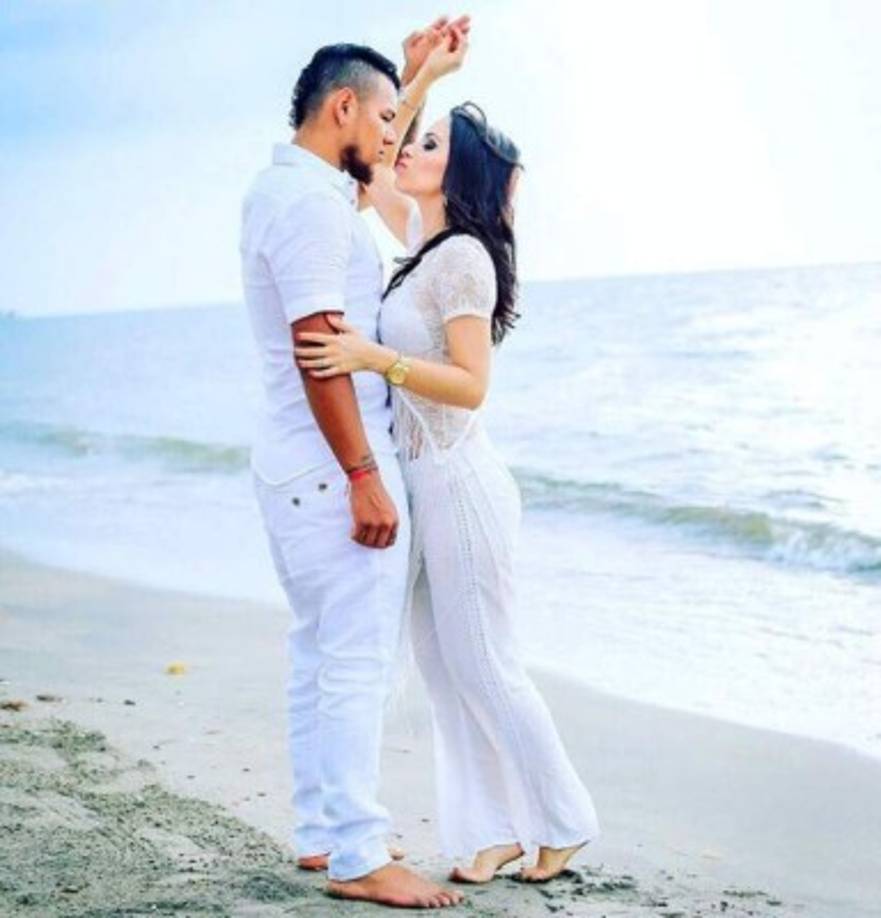 Mario Martínez está casado con la guapa Érika Cabrera. Se casaron recientemente.