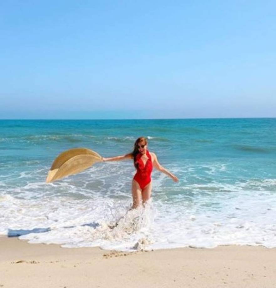 La intérprete siempre ha sido considerada una de las mujeres más bellas de México, y a sus 48 años la cantante sigue siendo considerada una de las más sexys.