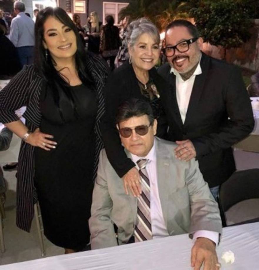 Tanto homenajes como discos póstumos e, incluso, la nueva línea de maquillaje, están a cargo de Suzette.<br/>