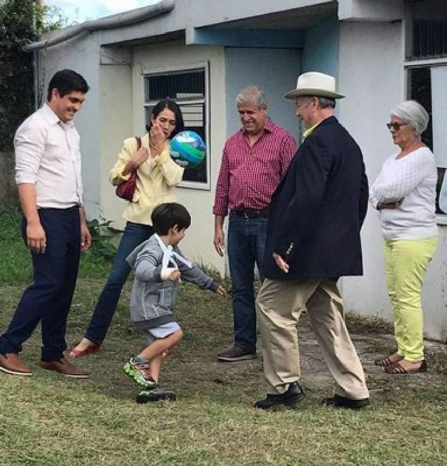 Como el periodismo no lo terminaba de entusiasmar, en vez de hacer una licenciatura en esa misma carrera, optó por empezar una maestría en Ciencias Políticas. Fue una etapa significativa, en la que cultivó semillas que parecen haber germinado en los últimos tiempos.<br/>