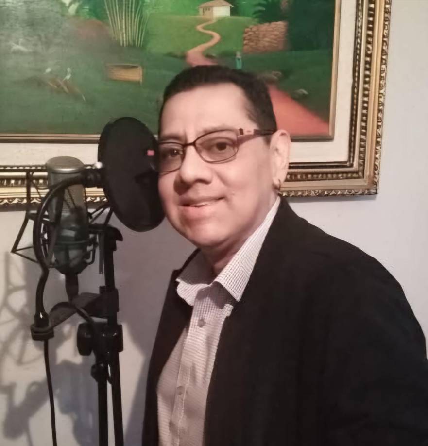 Para ese tiempo, Carlos Peraza Jr. trabajaba en radio Internacional.