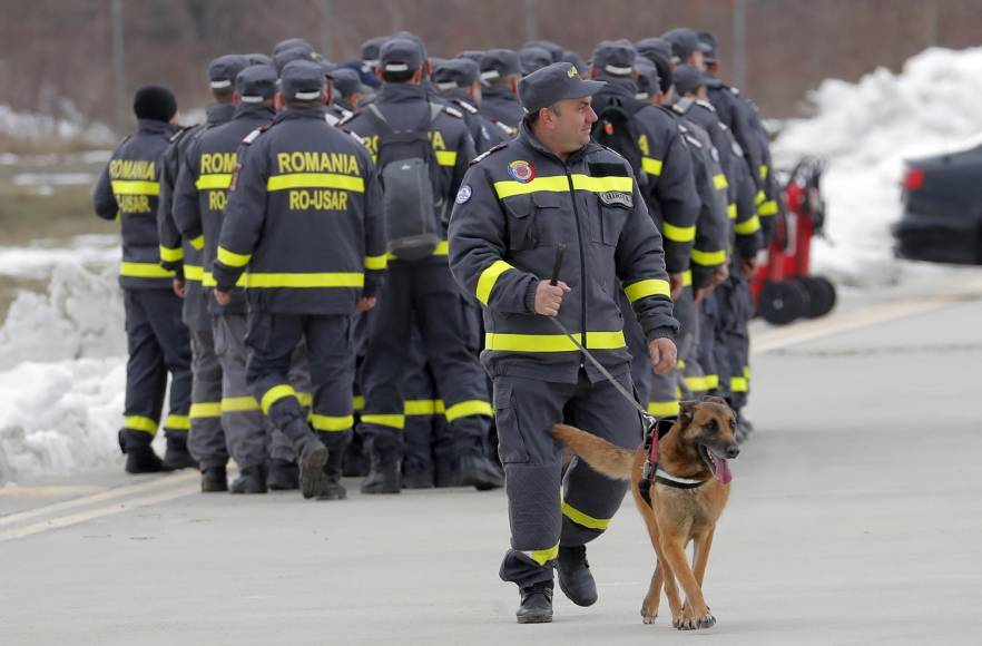 Romania también envió un equipo de rescatistas a primera hora de este lunes hacia Turquía.