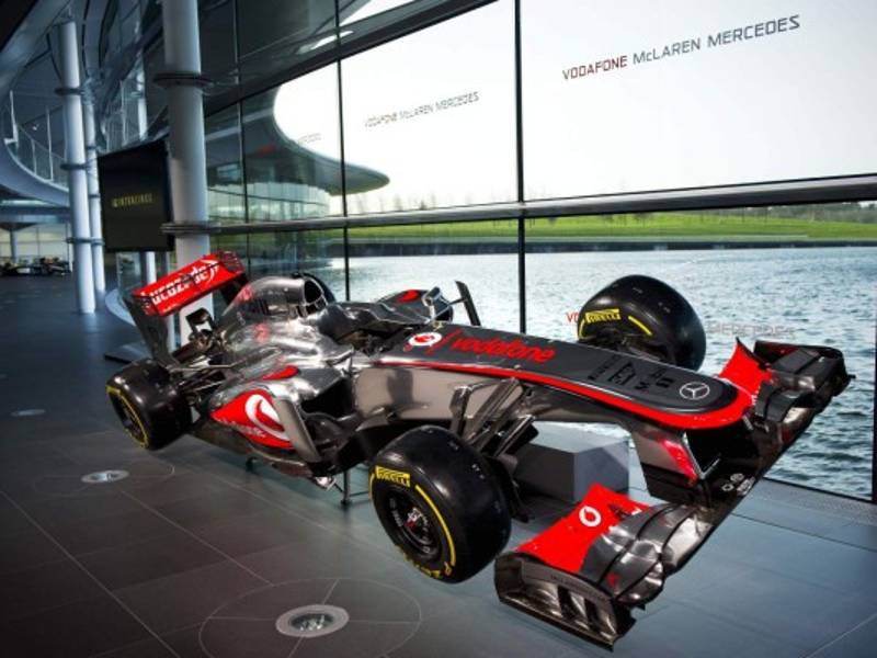 Un modelo Fórmula 1 de McLaren, que se exhibe en su Centro de Tecnología, en Woking, Inglaterra.