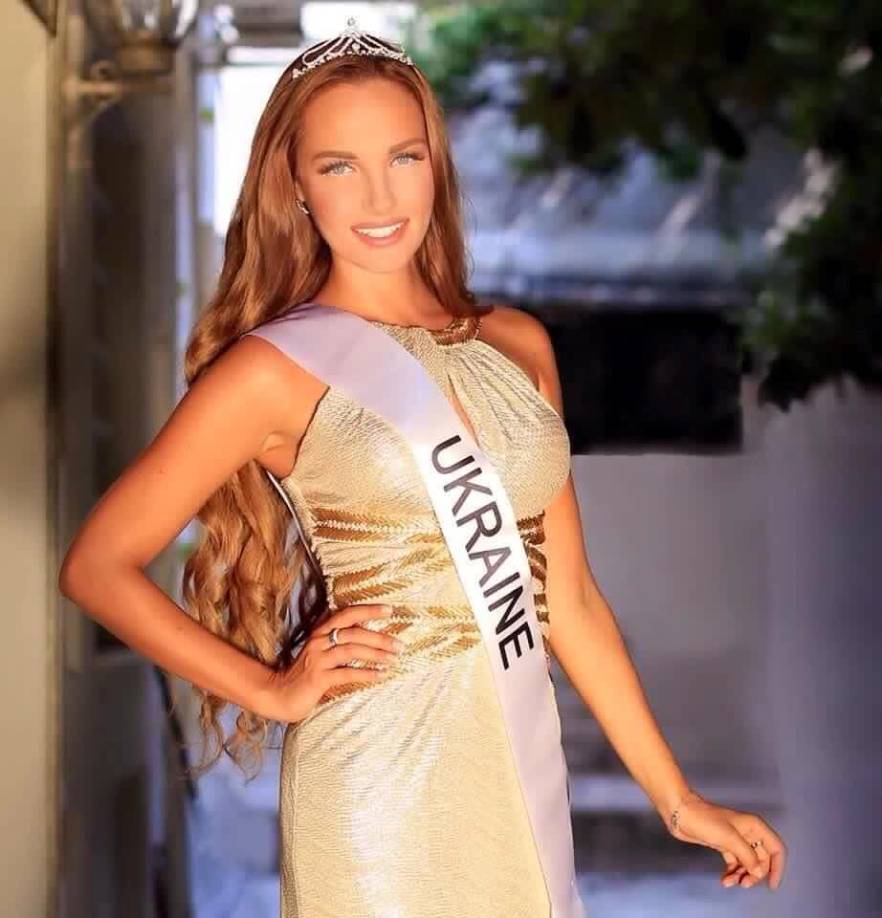 Entre las voluntarias que respondieron a la convocatoria de Zelenski se encuentra la ex Miss Ucrania Anastasiia Lenna, que participó en el concurso de Miss Universo en 2015.