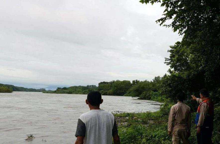 La zona central y sur del país han recibido severas tormentas que ponen en peligro las comunidades de los departamentos de Francisco Morazán, Choluteca y Valle.