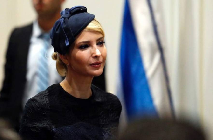 Ivanka utilizó un pequeño tocado para cubrir su cabello en su visita a los lugares sagrados de Israel.