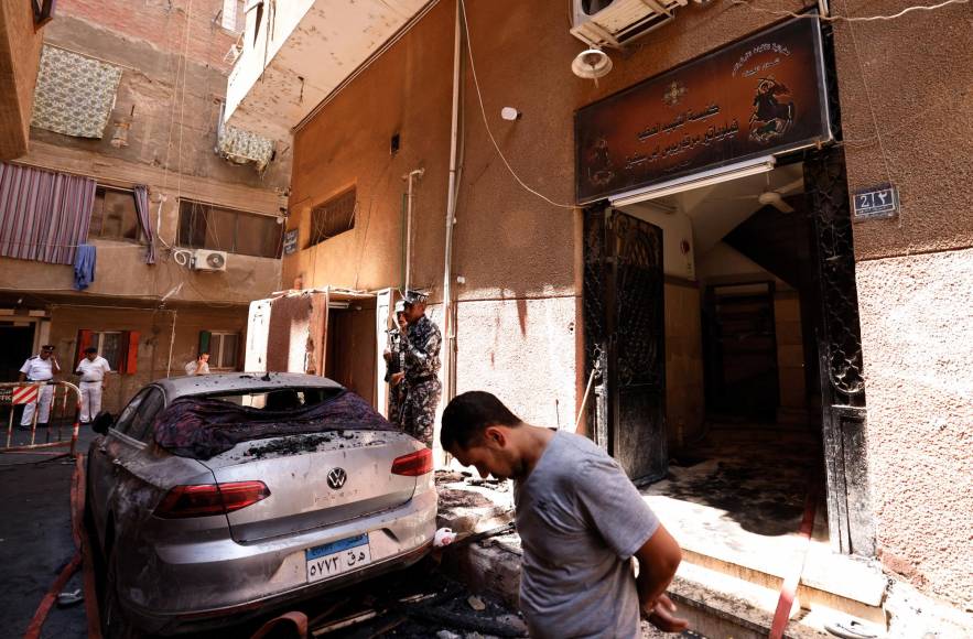 Tragedia en Egipto: 41 muertos y una decena de heridos tras un incendio en una iglesia