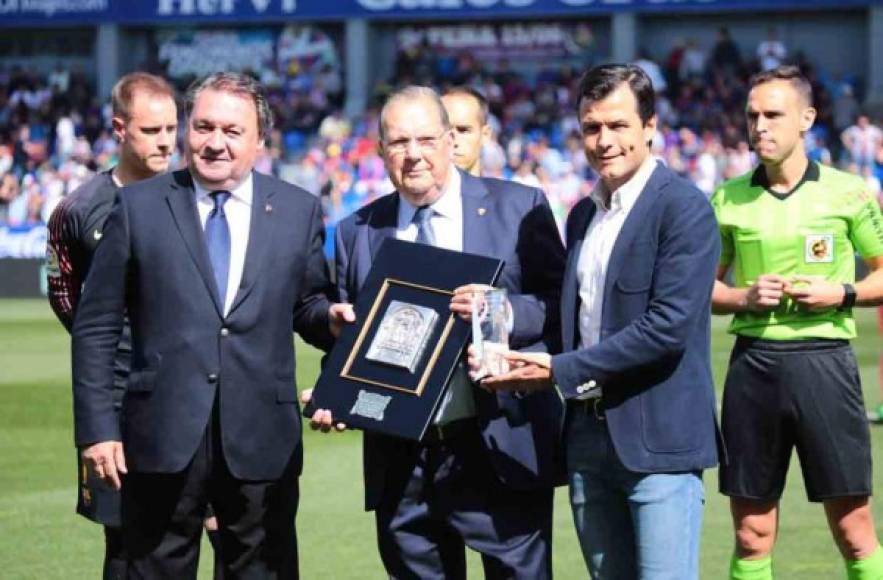 El Huesca le dio un homenaje a Miguel Avellanas, cronista gráfico del club entre 1960 y 1980.