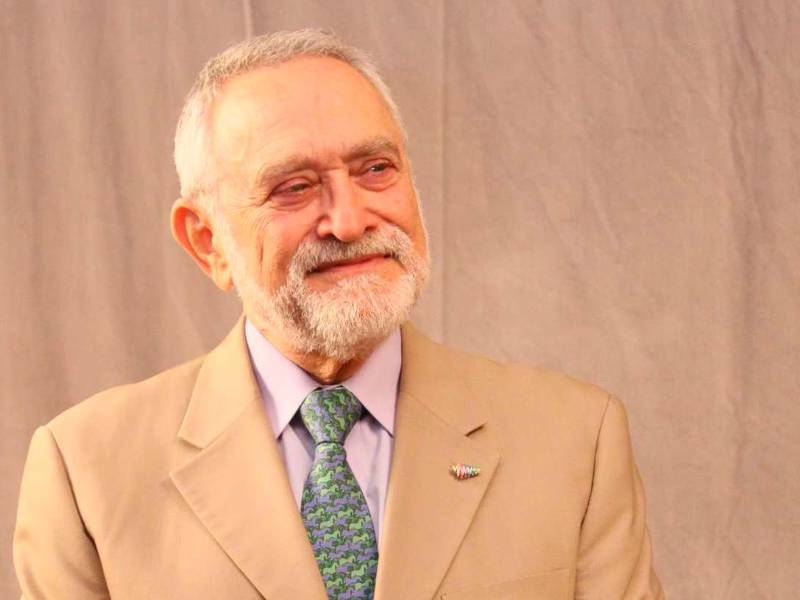 <b><span class=mln_uppercase_mln>sir.</span></b> Moncada nació el 3 de diciembre de 1944 en Tegucigalpa.